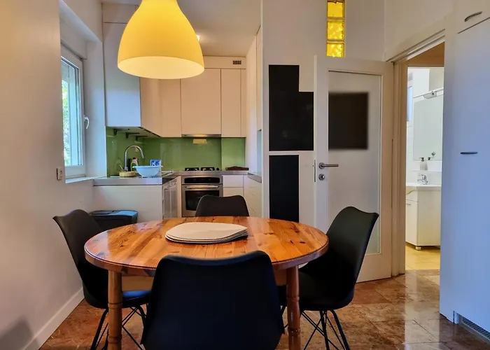 F13 Apartment