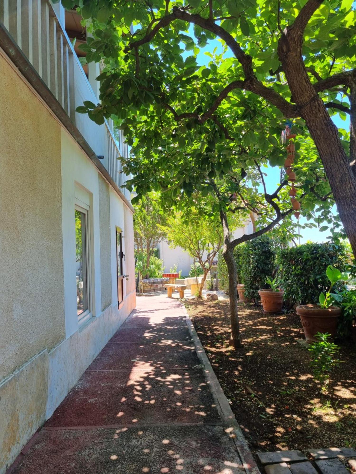F13 Apartmán
